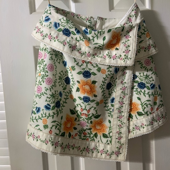 FARM Rio Dresses & Skirts - NWT FARM Rio Cream Floral Skirt